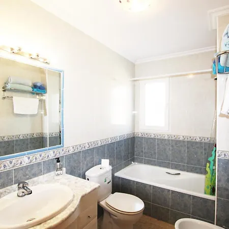 Feriehus Perfect Family Getaway Fully Equipped 3-bedroom With Pool In Cala Capitan Torrevieja *